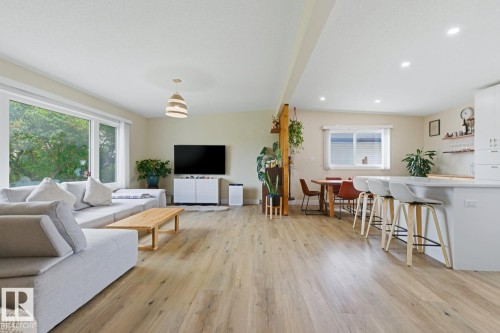 7807 132 Avenue, Edmonton, AB 
