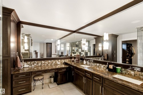 Bathroom - 9003 16 Avenue, Edmonton, AB 