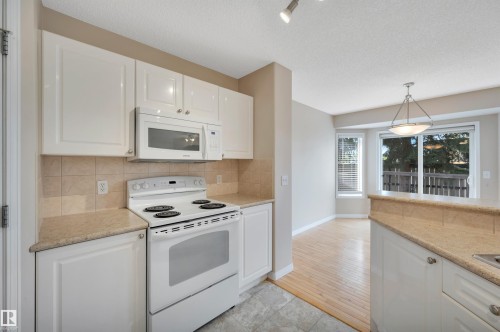 54 155 Crocus Crescent, Sherwood Park, AB - Indoor Photo Showing Kitchen