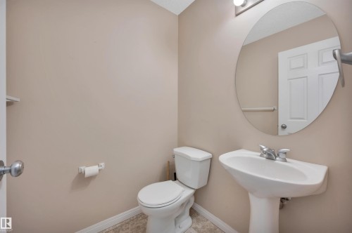54 155 Crocus Crescent, Sherwood Park, AB - Indoor Photo Showing Bathroom