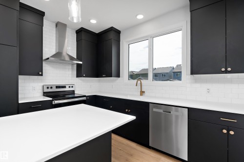 5275 Edgemont Boulevard Nw, Edmonton, AB - Indoor Photo Showing Kitchen With Stainless Steel Kitchen With Upgraded Kitchen