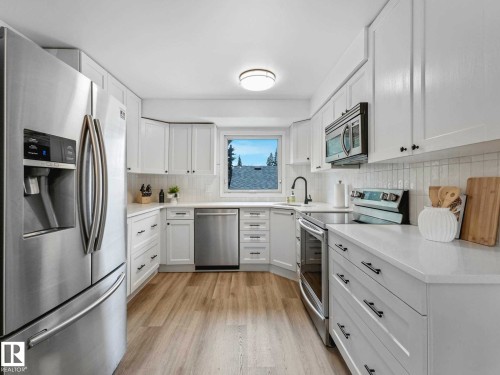 3904 35 Avenue, Edmonton, AB 
