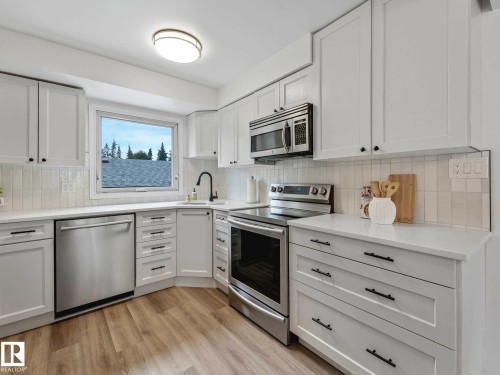 3904 35 Avenue, Edmonton, AB 