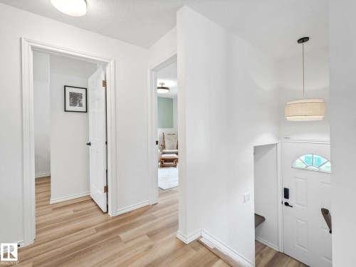 3904 35 Avenue, Edmonton, AB 