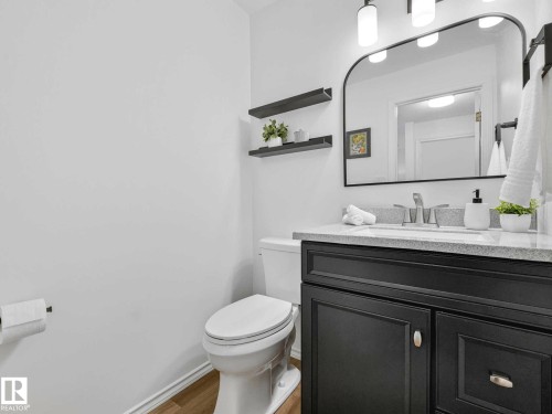3904 35 Avenue, Edmonton, AB 