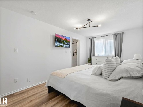 3904 35 Avenue, Edmonton, AB 