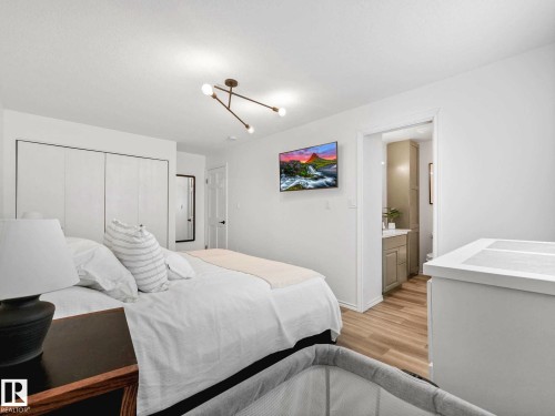 3904 35 Avenue, Edmonton, AB 