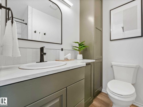 3904 35 Avenue, Edmonton, AB 