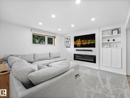 3904 35 Avenue, Edmonton, AB 