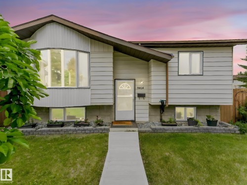 3904 35 Avenue, Edmonton, AB 