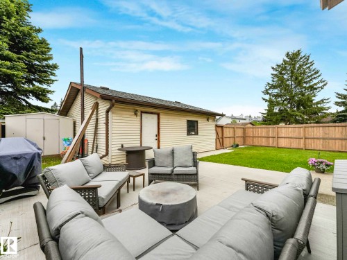 3904 35 Avenue, Edmonton, AB 