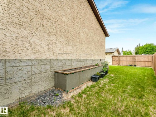 3904 35 Avenue, Edmonton, AB 