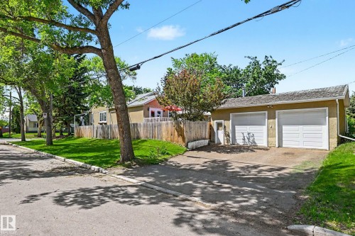 11603 71 Street, Edmonton, AB 