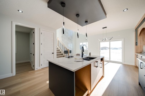 7027 177 Avenue, Edmonton, AB 