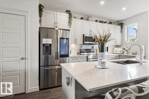 5213 22 Avenue, Edmonton, AB 