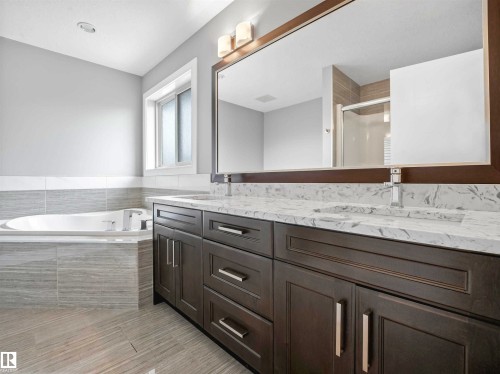Image quality insufficient for description - 1090 Armitage Crescent, Edmonton, AB 