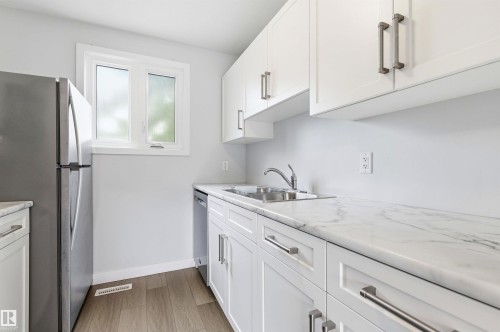 Kitchen - 18353 66 Avenue, Edmonton, AB 