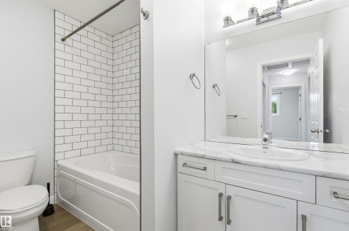 Bathroom - 18353 66 Avenue, Edmonton, AB 