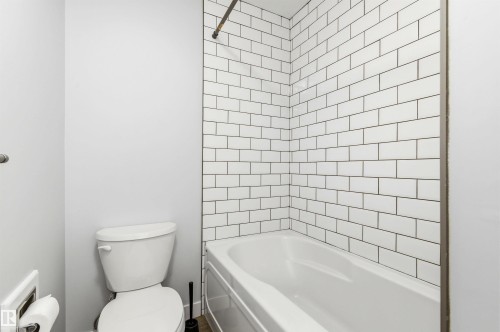 Bathroom - 18353 66 Avenue, Edmonton, AB 