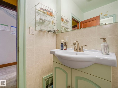 11702 129 Avenue, Edmonton, AB 