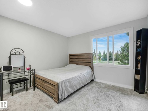 550 Lakewood Road Nw, Edmonton, AB - Indoor Photo Showing Bedroom