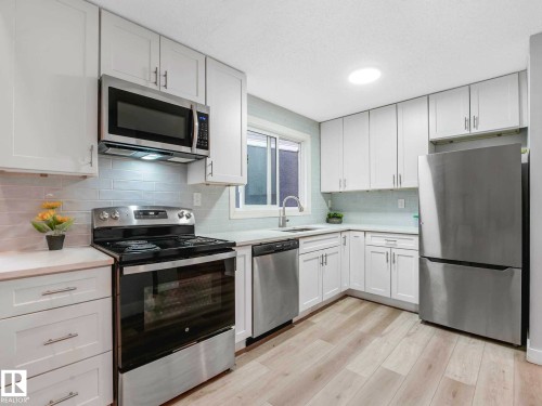 550 Lakewood Road Nw, Edmonton, AB - Indoor Photo Showing Kitchen With Stainless Steel Kitchen With Upgraded Kitchen