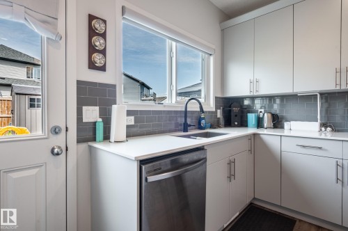 Kitchen - 17562 63A Street, Edmonton, AB 