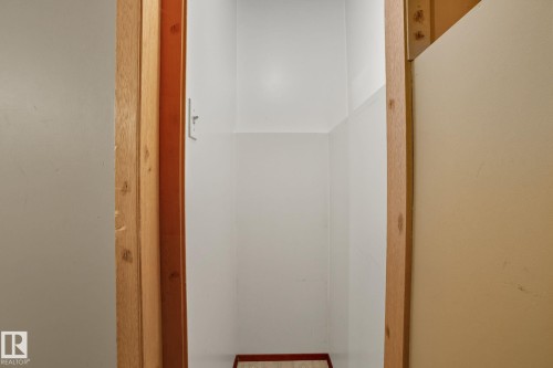 Image quality insufficient for description - 14239 53 Street, Edmonton, AB 