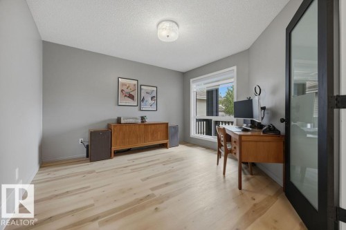 1892 Robertson Crescent, Edmonton, AB 
