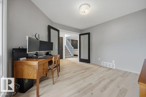 1892 Robertson Crescent, Edmonton, AB 