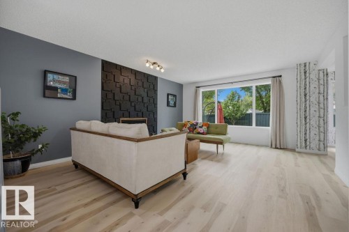 1892 Robertson Crescent, Edmonton, AB 