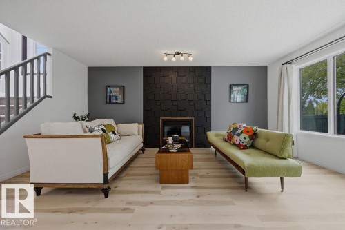 1892 Robertson Crescent, Edmonton, AB 