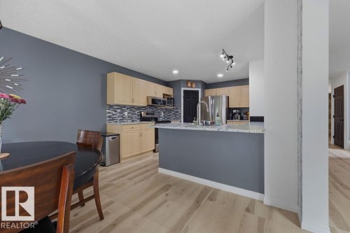 1892 Robertson Crescent, Edmonton, AB 