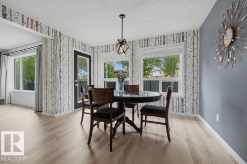 1892 Robertson Crescent, Edmonton, AB 