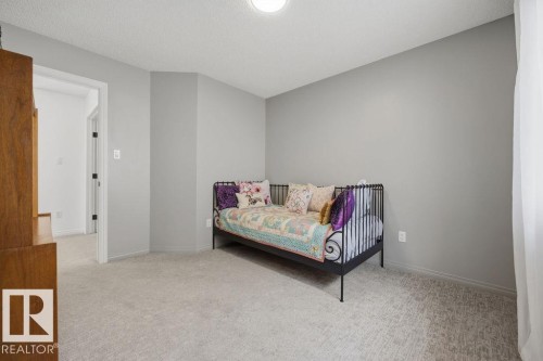1892 Robertson Crescent, Edmonton, AB 