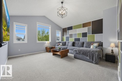 1892 Robertson Crescent, Edmonton, AB 