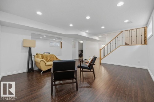 1892 Robertson Crescent, Edmonton, AB 
