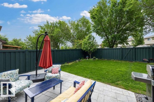 1892 Robertson Crescent, Edmonton, AB 
