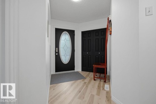 1892 Robertson Crescent, Edmonton, AB 