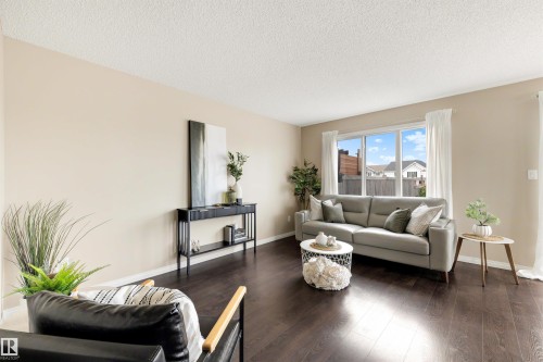 2097 Chalmers Way, Edmonton, AB 