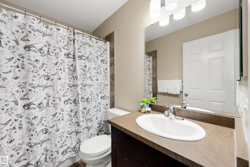 2097 Chalmers Way, Edmonton, AB 