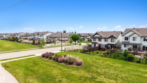 2097 Chalmers Way, Edmonton, AB 