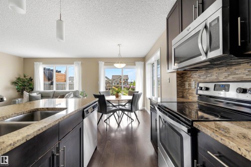 2097 Chalmers Way, Edmonton, AB 