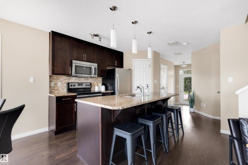 2097 Chalmers Way, Edmonton, AB 