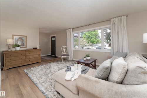7223 95 Avenue, Edmonton, AB 