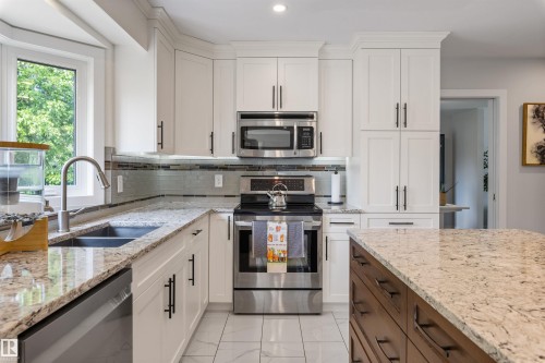 98 Langholm Drive, St. Albert, AB 