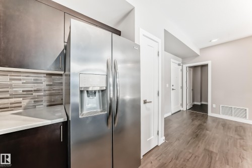 Kitchen - 303 560 Griesbach Parade Parade, Edmonton, AB 