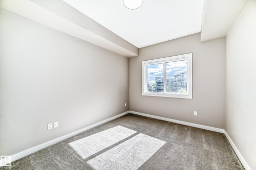 Empty room - 303 560 Griesbach Parade Parade, Edmonton, AB 