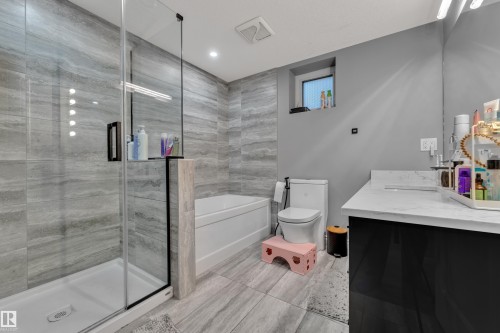 2718 Kirkland Way, Edmonton, AB 