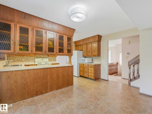 18514 86A Avenue, Edmonton, AB 